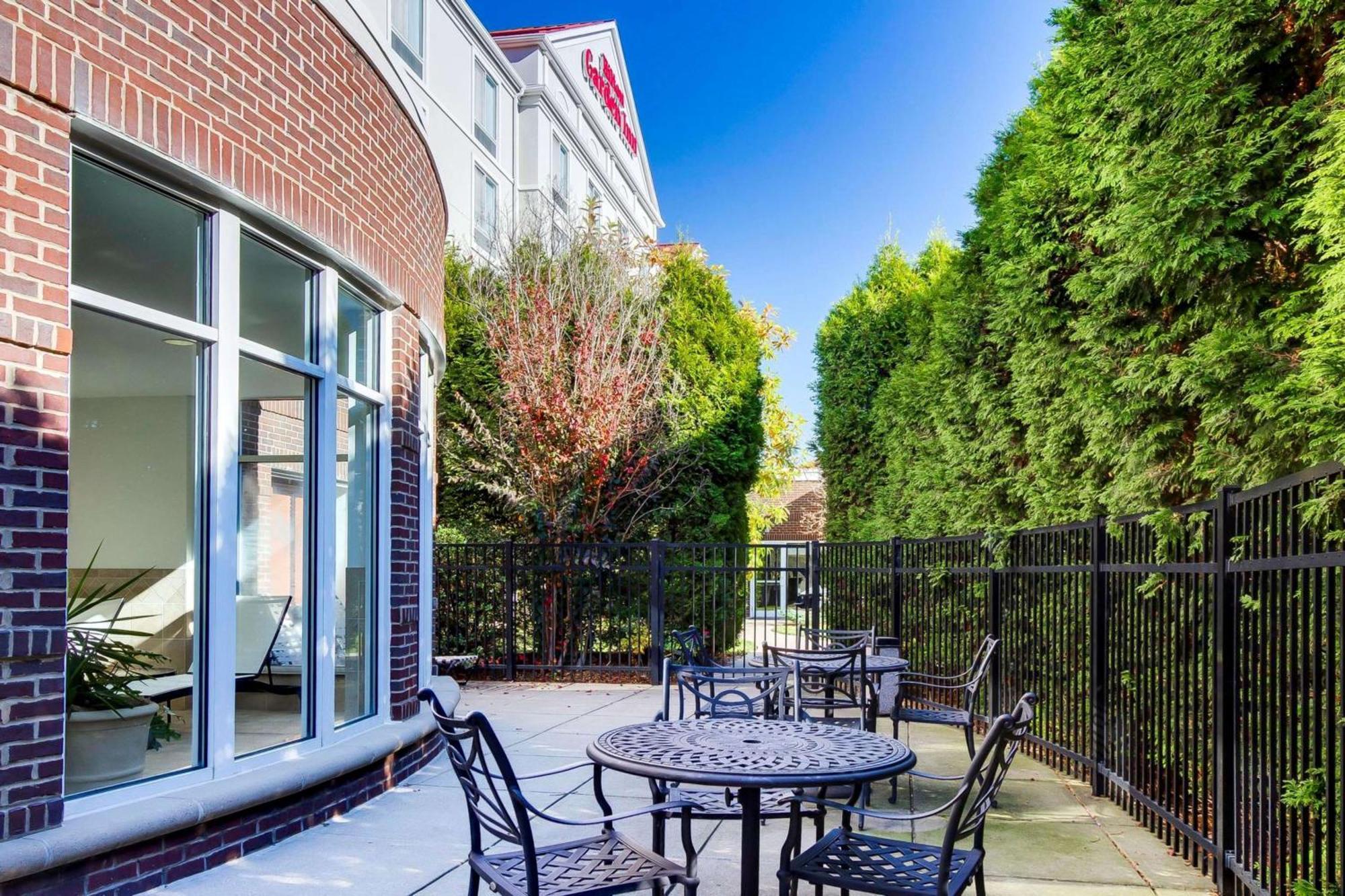 Hilton Garden Inn Louisville-Northeast Exterior foto